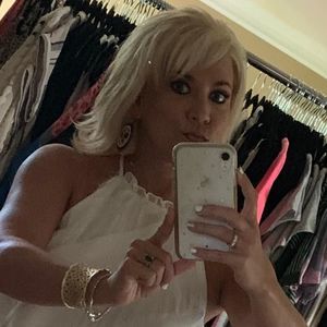 Meet your Posher, Suzanne